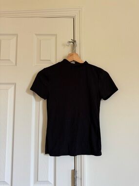 🖤ALL BLACK FORM FITTING RIBBED TURTLE NECK🖤